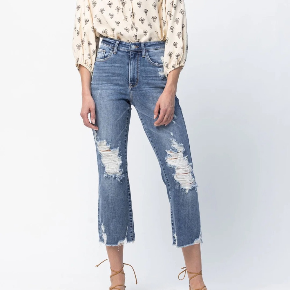 Judy Blue Medium Relaxed Flare Crop Jeans